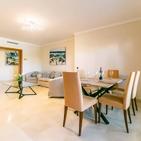 123- Ideal With Views, Pool, Sauna And Gym