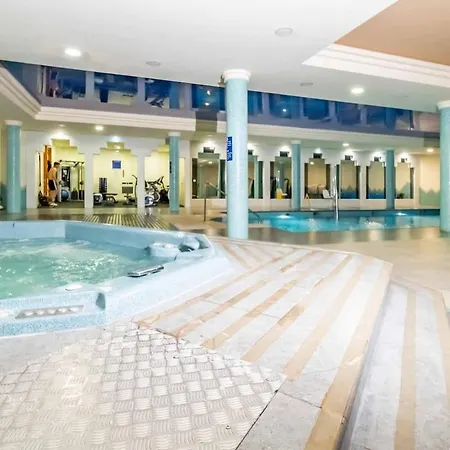 123- Ideal With Views, Pool, Sauna And Gym Daire