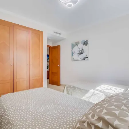 123- Ideal With Views, Pool, Sauna And Gym *